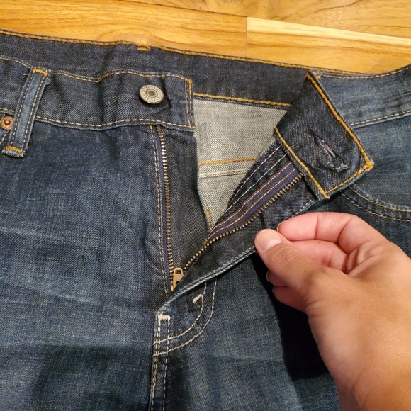 Men's Levis jeans - Picture 2 of 5